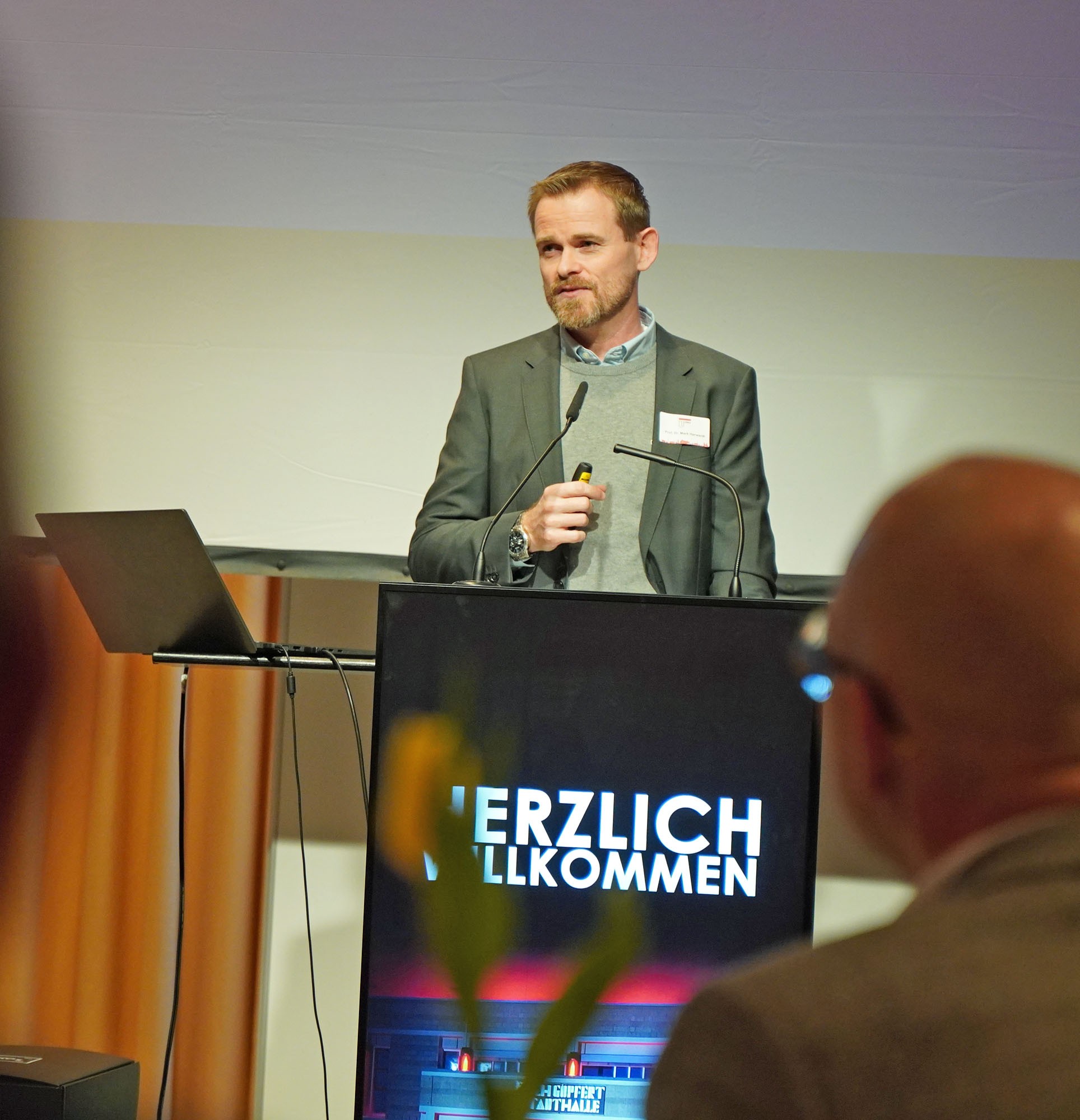 Prof. Dr. Mark Harwardt